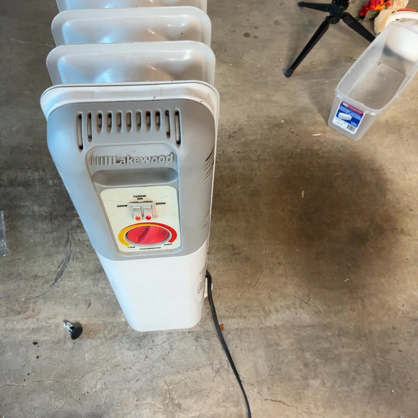 Lakewood 7096 1500W Oil-Filled Radiator Heater