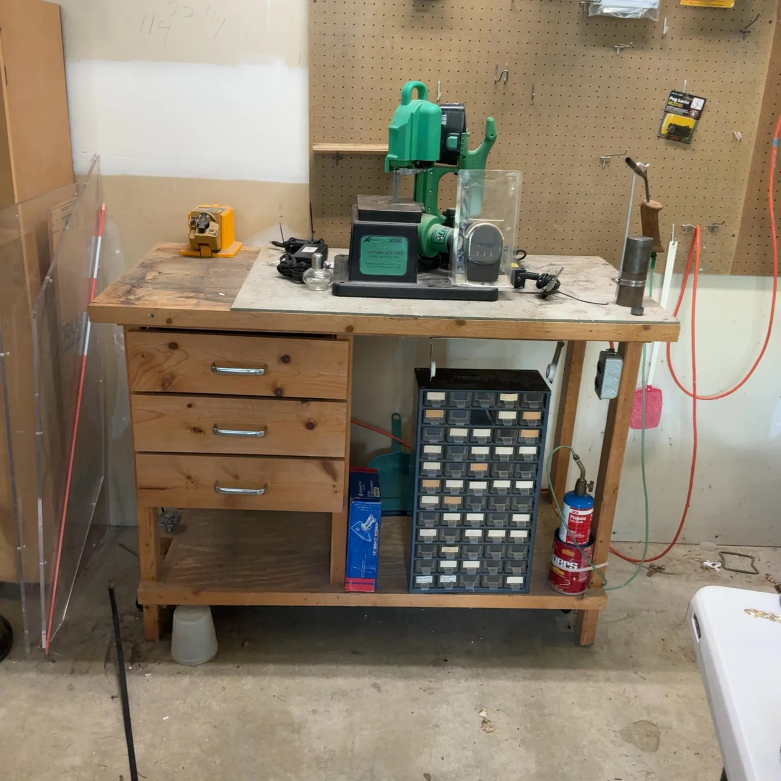 Stout X-Band Saw Cutting Station & Workshop Lot