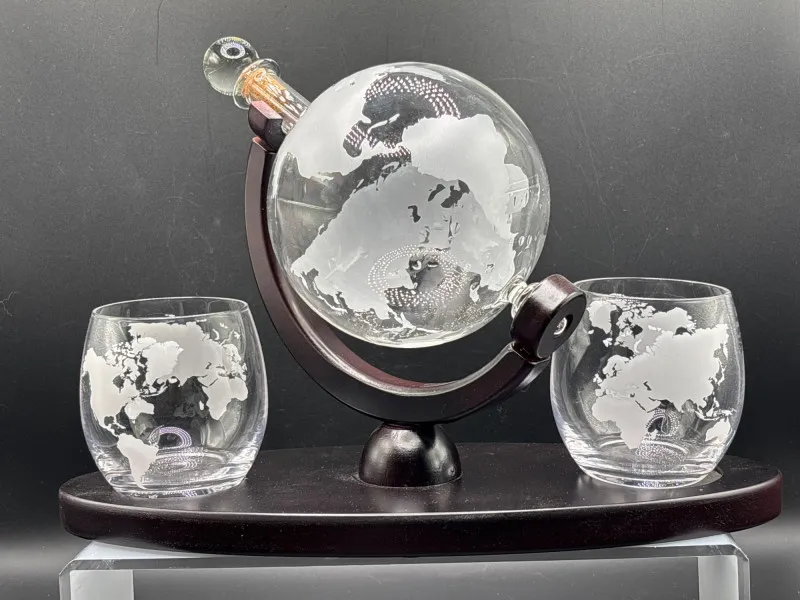 World Globe Whiskey Decanter Set w 2 Glasses Bar Display - Sequim Estate Auction – A Life of Adventure & Humor | Ocean Bid Auction
