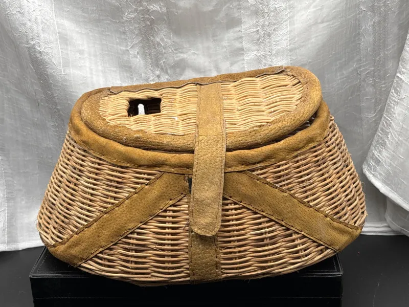 Vintage Wicker Fishing Creel Basket Leather Strap Rustic Decor - Sequim Estate Auction – A Life of Adventure & Humor | Ocean Bid Auction