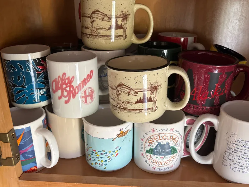 Coffee Mug Lot Mixed Vintage Modern Starter Kitchen Set Cups - Sequim Estate Auction – A Life of Adventure & Humor | Ocean Bid Auction