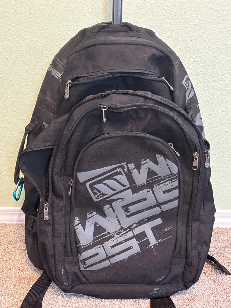 Quiksilver Travel Set – Rolling Bag + Backpack Combo - Sequim Estate Auction – A Life of Adventure & Humor | Ocean Bid Auction