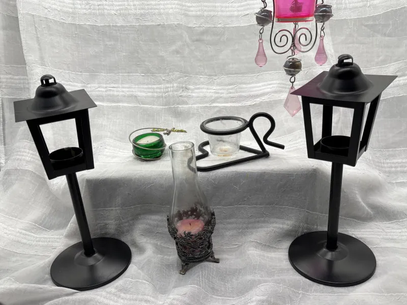 Candle Holder Lot Lanterns Hanging Crystal Suncatchers Decor - Sequim Estate Auction – A Life of Adventure & Humor | Ocean Bid Auction