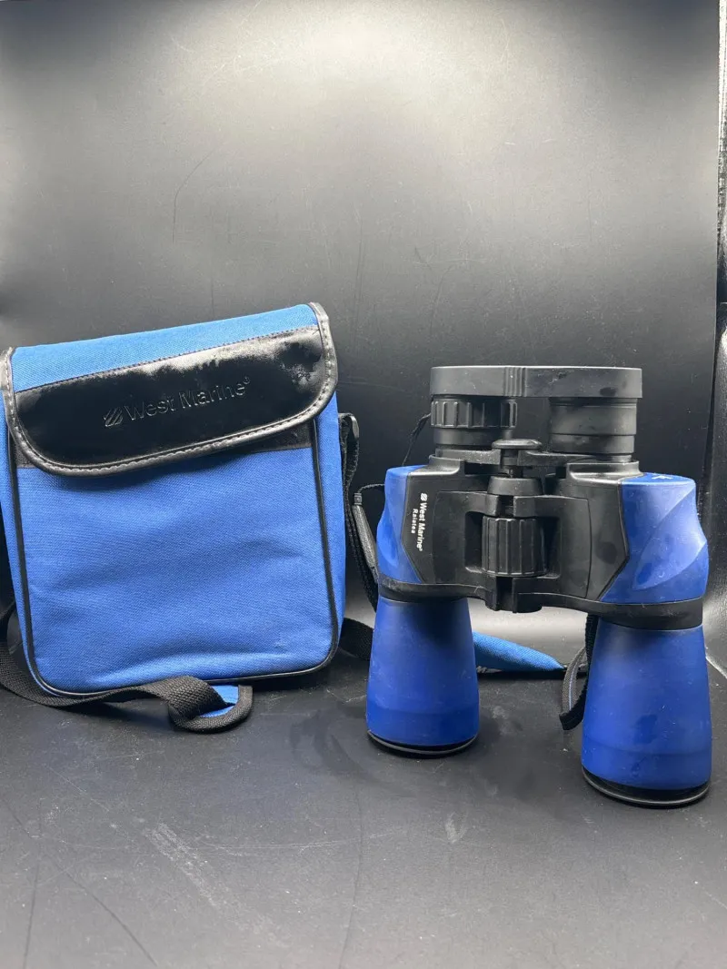 West Marine Binoculars w/ Case Marine Boating - Sequim Estate Auction – A Life of Adventure & Humor | Ocean Bid Auction