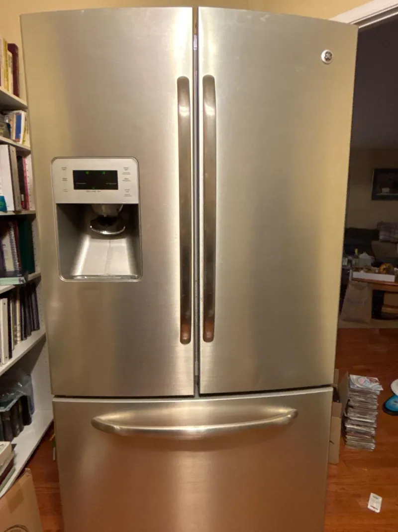 GE French Door Refrigerator Stainless Bottom Freezer Ice - Sequim Estate Auction – A Life of Adventure & Humor | Ocean Bid Auction
