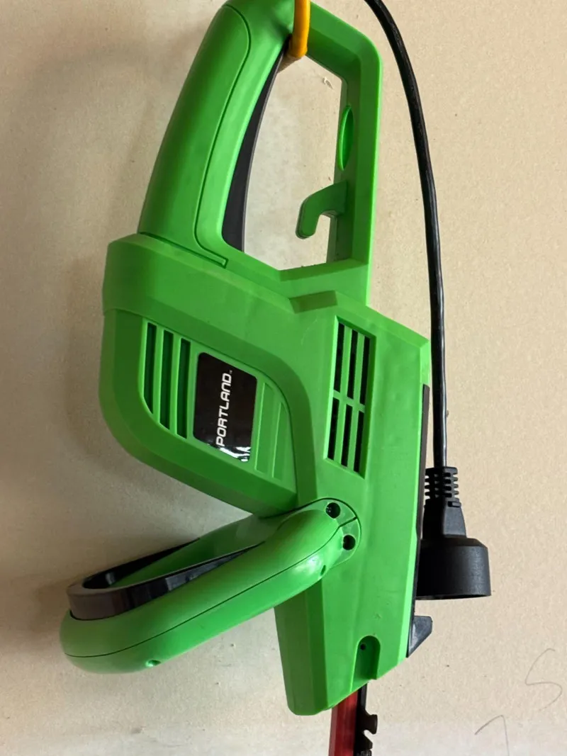 Portland Electric Hedge Trimmer Corded Yard Tool - Sequim Estate Auction – A Life of Adventure & Humor | Ocean Bid Auction