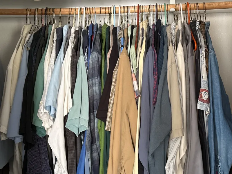 Men’s Button-Up Shirts Lot M–L Short & Long Sleeve - Sequim Estate Auction – A Life of Adventure & Humor | Ocean Bid Auction