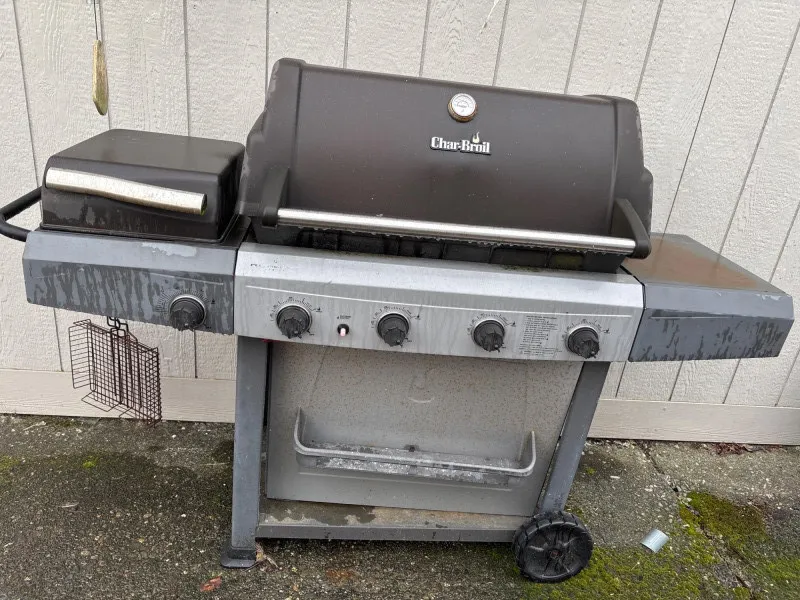 Char-Broil Gas Grill w Side Burner Full Size Outdoor BBQ - Sequim Estate Auction – A Life of Adventure & Humor | Ocean Bid Auction