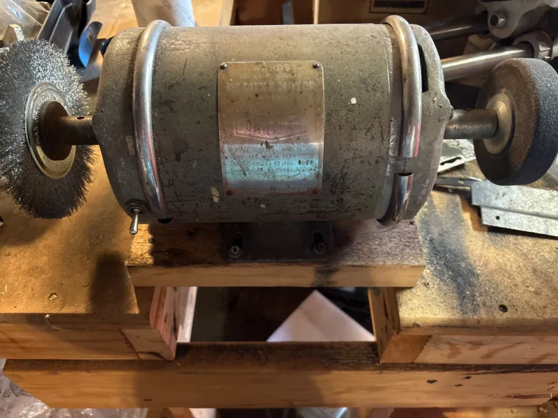 Vintage Bench Grinder w/ Wire Wheel & Grinding Stone - Sequim #2: Cars, Tools & Shop Liquidation – Everything Must Go! | Ocean Bid Auction