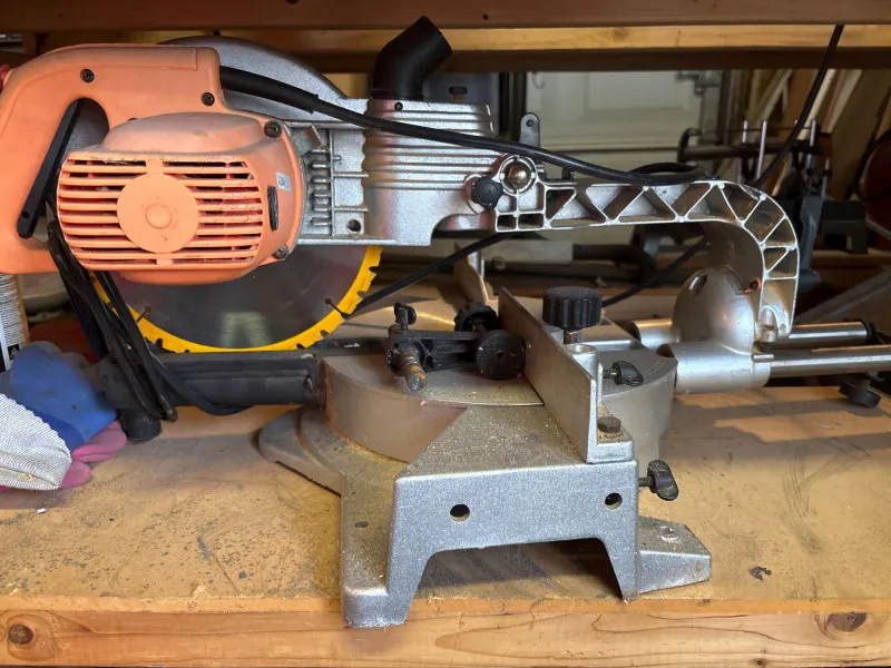 Compound Miter Saw – Bench Top Chop Saw - Sequim #2: Cars, Tools & Shop Liquidation – Everything Must Go! | Ocean Bid Auction