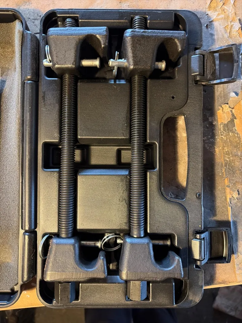 Maddox Spring Compressor Set ME-41 – Automotive Tool w/ Case - Sequim #2: Cars, Tools & Shop Liquidation – Everything Must Go! | Ocean Bid Auction