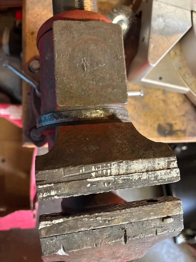 Roughneck 5" Bench Vise – Swivel Base, Heavy Duty - Sequim #2: Cars, Tools & Shop Liquidation – Everything Must Go! | Ocean Bid Auction