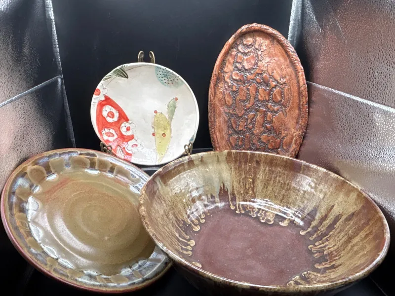4pc Artisan Pottery Set: Bowls, Oval Dish & Plates - Designer Decor and Other Treasures | Ocean Bid Auction