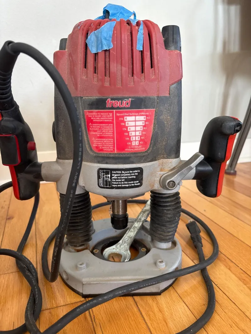 Freud FT3000VCE 3-1/4 HP Variable Speed Plunge Router - Designer Decor and Other Treasures | Ocean Bid Auction