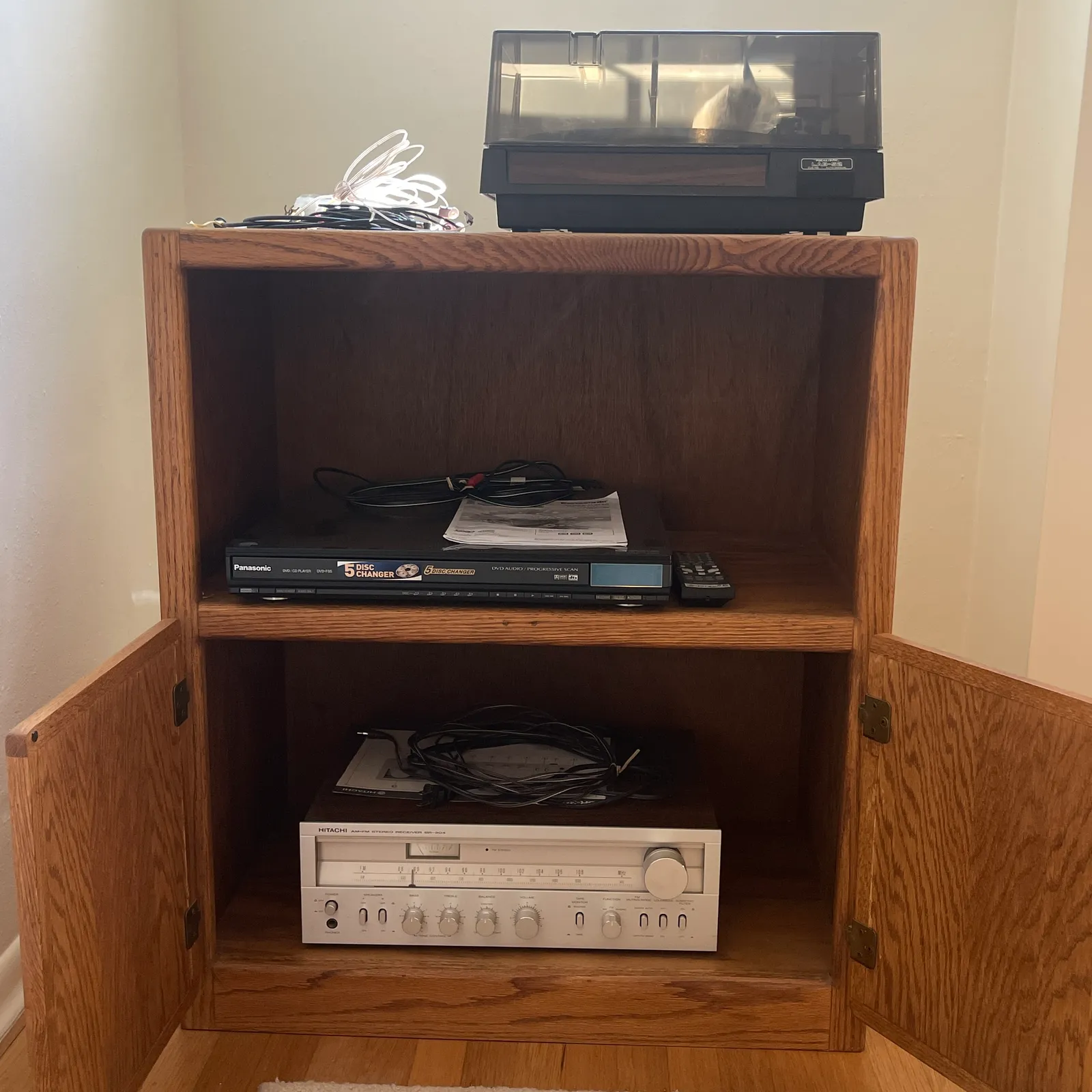 Hitachi SR-304, Realistic LAB-52, Panasonic DVD-F85 & Stereo Cabinet - Sterling Silver, Stones & Seattle History Estate Auction and 0% buyers premium! | Ocean Bid Auction