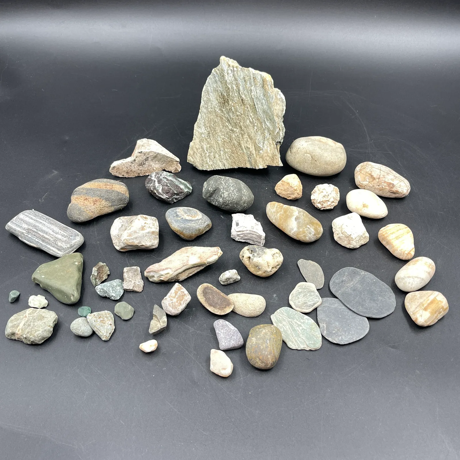 Assorted River & Beach Stone Geology Collection - Sterling Silver, Stones & Seattle History Estate Auction and 0% buyers premium! | Ocean Bid Auction