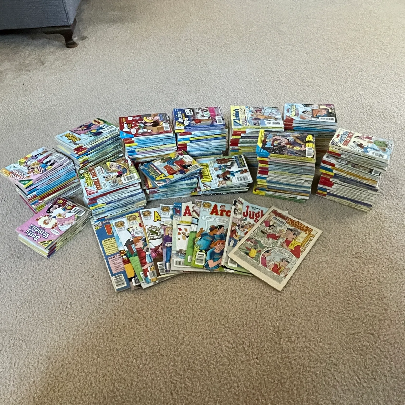 Large Archie Comics Digest Collection – Archie, Jughead, Pals ’n’ Gals & More - Sterling Silver, Stones & Seattle History Estate Auction and 0% buyers premium! | Ocean Bid Auction