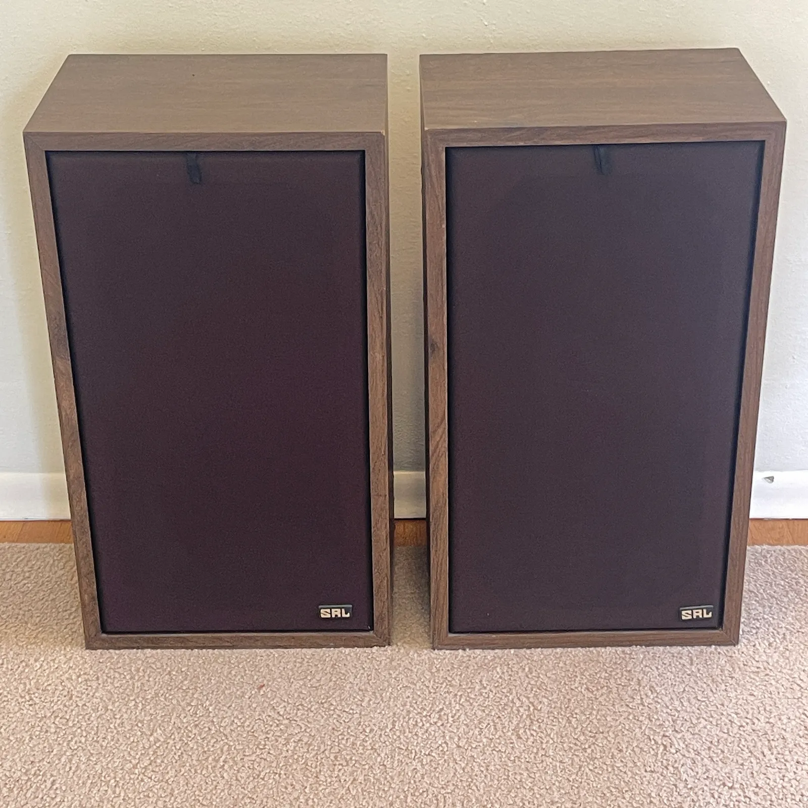 Pair Vintage SRL 3-Way Stereo Speakers – Large Wood Cabinets – Not Working - Sterling Silver, Stones & Seattle History Estate Auction and 0% buyers premium! | Ocean Bid Auction