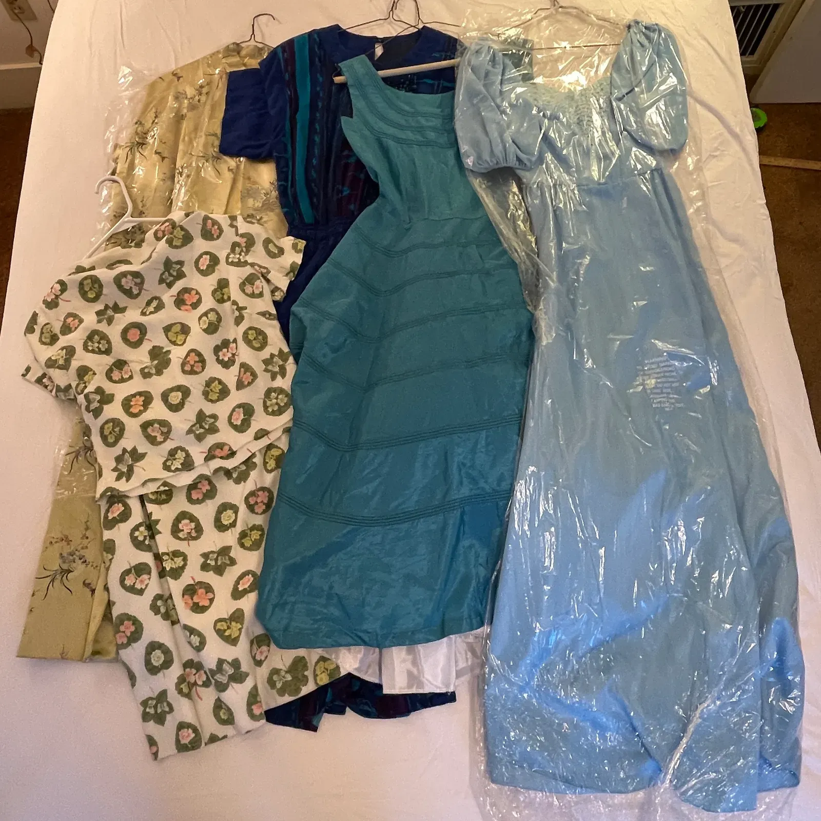 Vintage Women’s Dresses & Coordinated Sets - Sterling Silver, Stones & Seattle History Estate Auction and 0% buyers premium! | Ocean Bid Auction