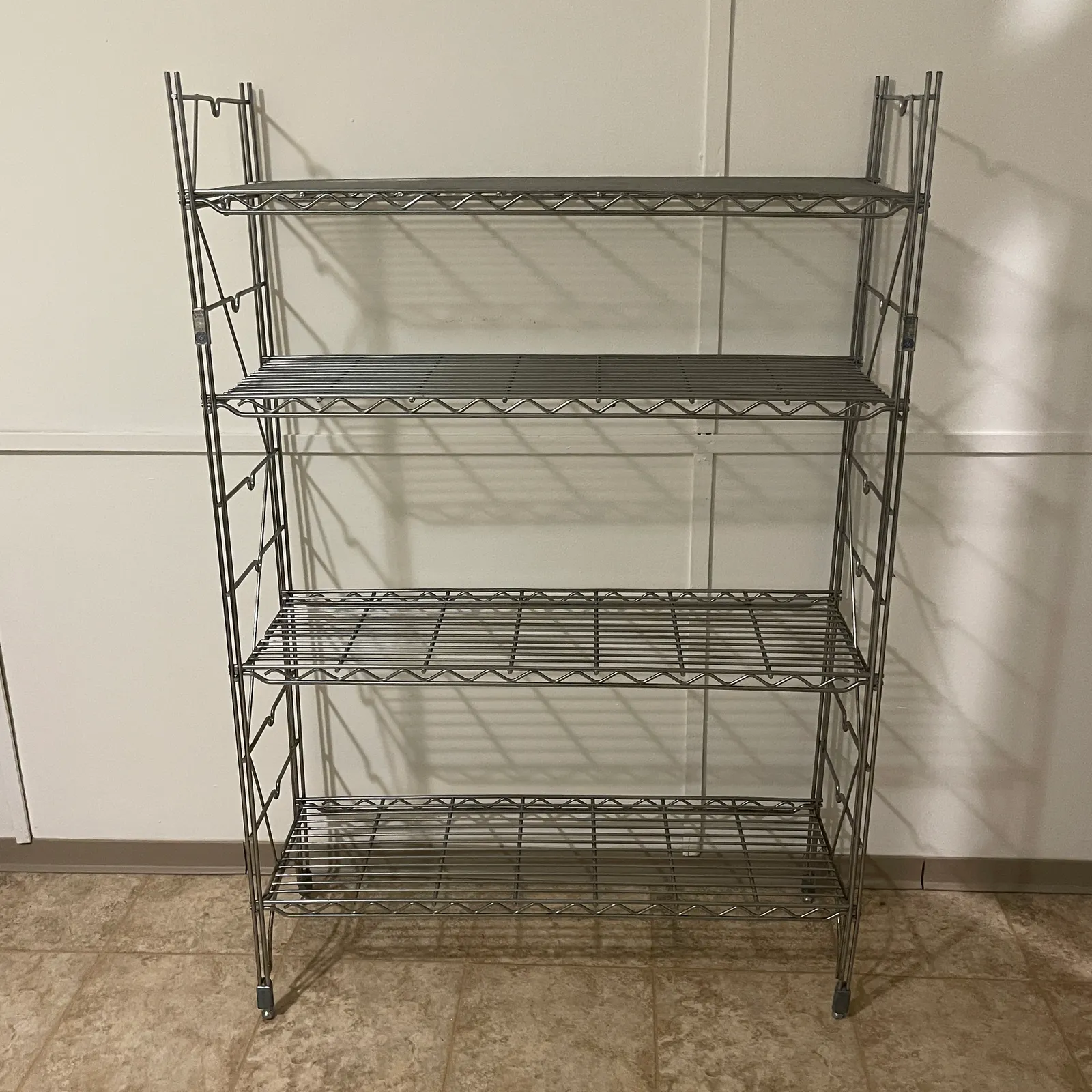 Vintage Metro Erecta Shelf 4-Tier Chrome Wire Shelving Unit - Sterling Silver, Stones & Seattle History Estate Auction and 0% buyers premium! | Ocean Bid Auction