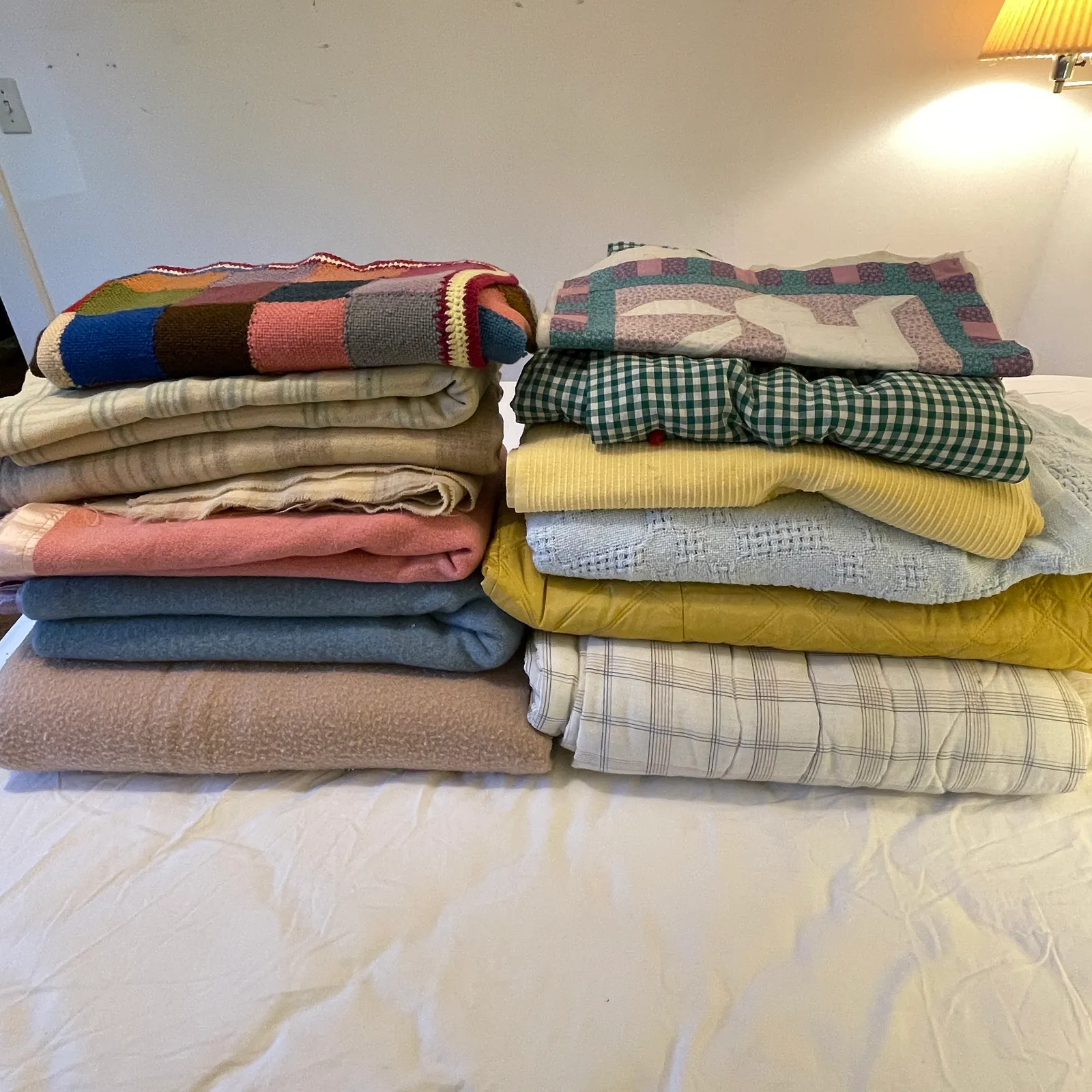 Vintage Wool Blankets, Quilts & Bedding Lot - Sterling Silver, Stones & Seattle History Estate Auction and 0% buyers premium! | Ocean Bid Auction