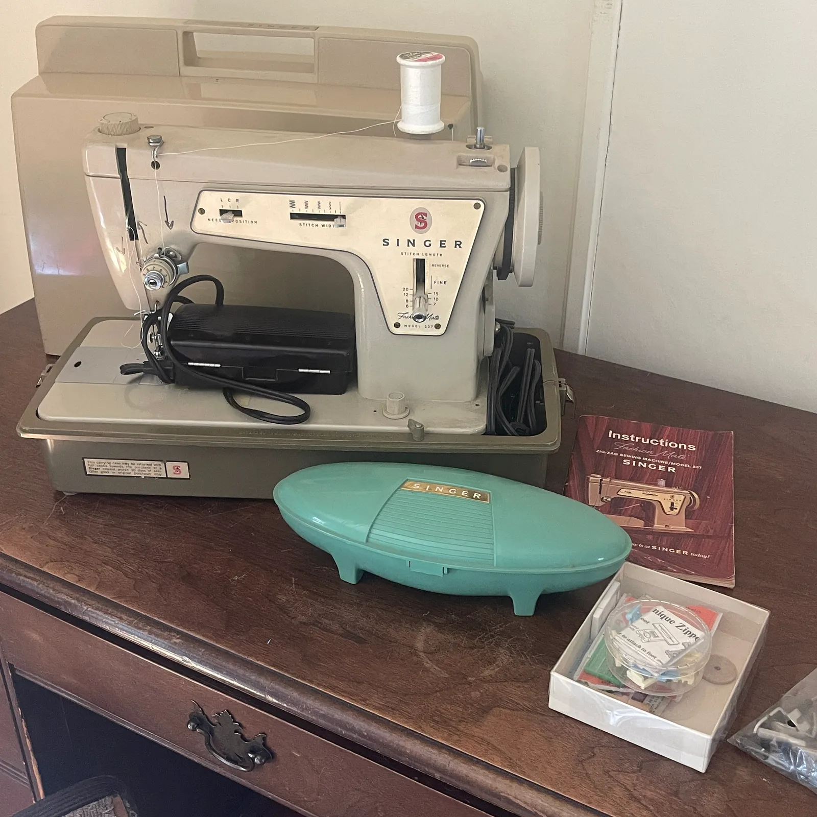 Vintage Singer Fashion Mate 237 Sewing Machine - Sterling Silver, Stones & Seattle History Estate Auction and 0% buyers premium! | Ocean Bid Auction