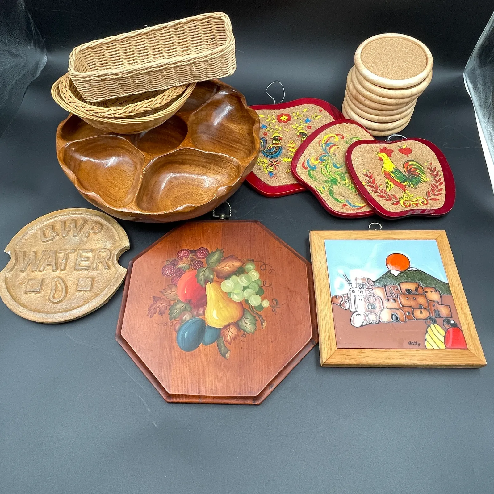 Vintage Wood & Folk Art Kitchen Decor – Hanalei Woods Monkeypod - Sterling Silver, Stones & Seattle History Estate Auction and 0% buyers premium! | Ocean Bid Auction