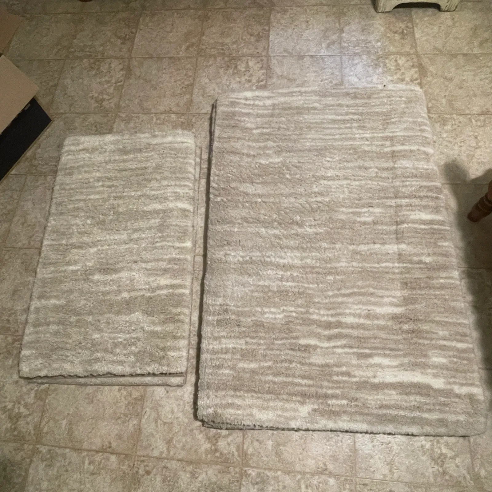 8 Pc Matching Neutral Shag Area & Bath Rugs – Large & Small Sizes - Sterling Silver, Stones & Seattle History Estate Auction and 0% buyers premium! | Ocean Bid Auction