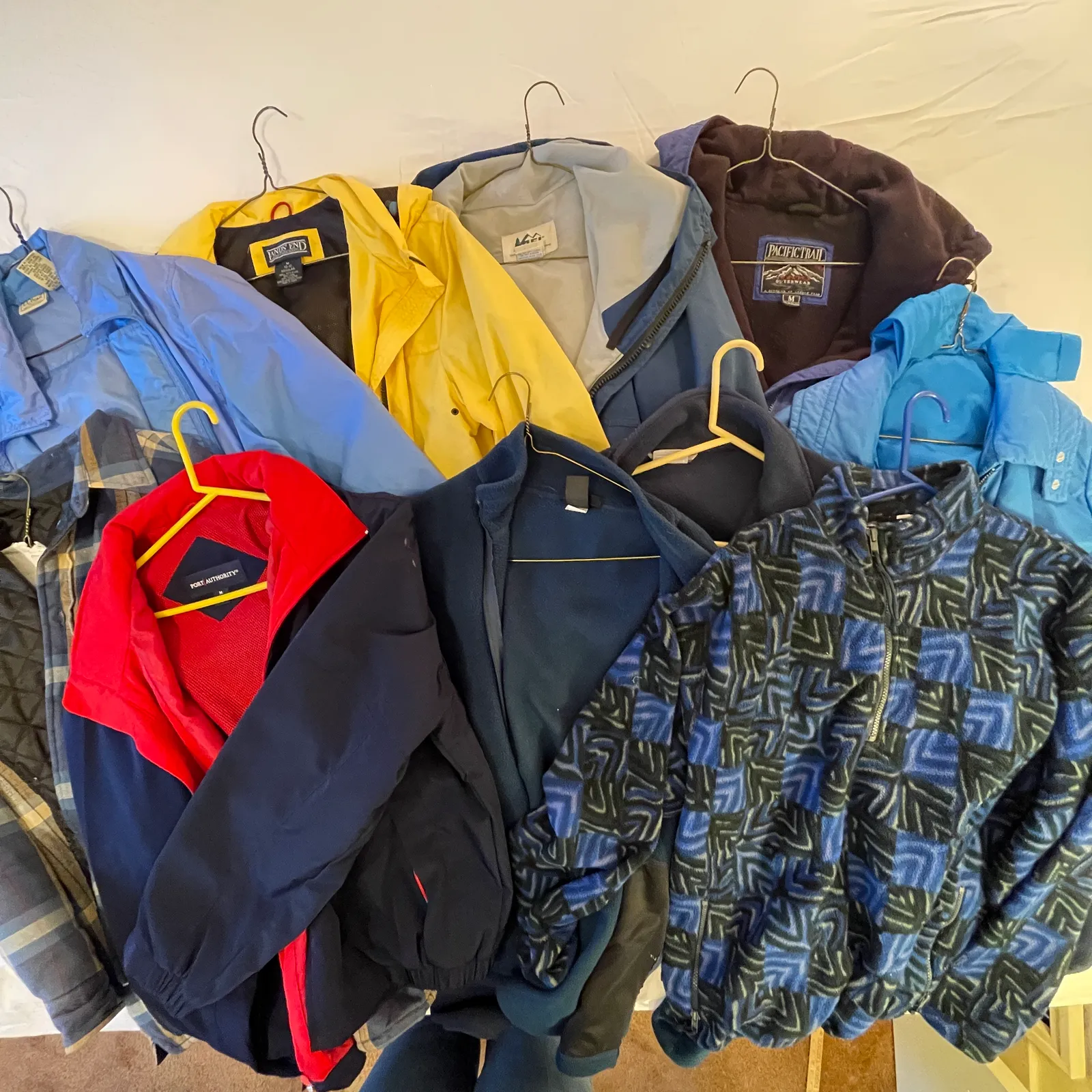 Men’s Outdoor Jackets & Fleece Lot - Sterling Silver, Stones & Seattle History Estate Auction and 0% buyers premium! | Ocean Bid Auction
