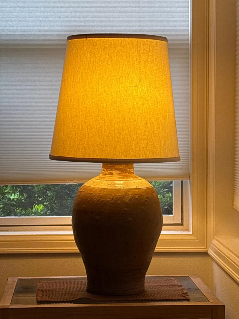 Mid-Century Ceramic Table Lamp - Newcastle Estate Collection - STERLING SILVER, GOLD TEETH, Antiques & Collectibles | Ocean Bid Auction