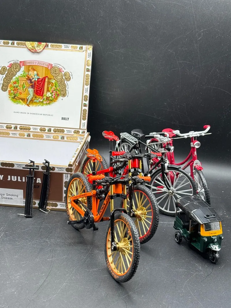 Miniature Bicycle Models w Moving Parts Cigar Box Lot - Collector’s Dream Auction – Lladro, Murano, Coastal Decor-Anacortes and Sequim pick-ups | Ocean Bid Auction