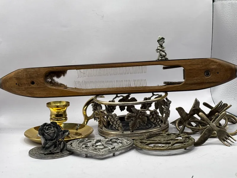 Vintage Loom Shuttle Brass Decor Trivets Candle Holder LotVintage Loom - Collector’s Dream Auction – Lladro, Murano, Coastal Decor-Anacortes and Sequim pick-ups | Ocean Bid Auction