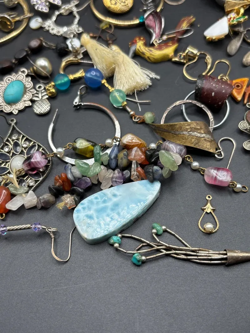 Jewelry Maker Lot Stones Mother of Pearl + Trinket Box - Collector’s Dream Auction – Lladro, Murano, Coastal Decor-Anacortes and Sequim pick-ups | Ocean Bid Auction