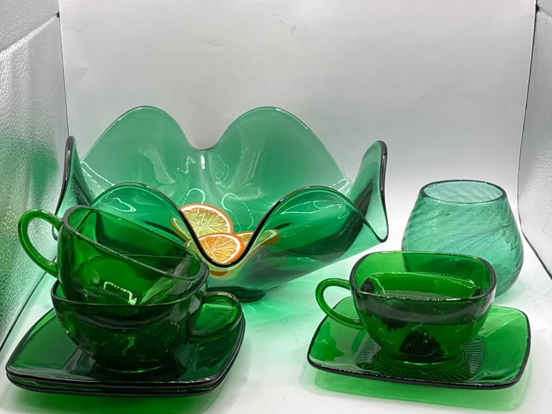 Estate Sale Green Glass Lot Cups Plates Bowl Candle Holder - Collector’s Dream Auction – Lladro, Murano, Coastal Decor-Anacortes and Sequim pick-ups | Ocean Bid Auction