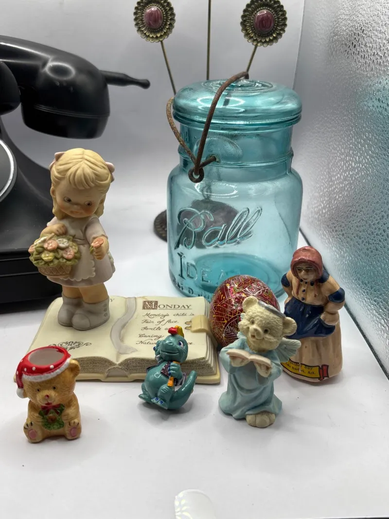 Pottery Barn Retro Cordless Phone & Blue Ball Jar Lot - Collector’s Dream Auction – Lladro, Murano, Coastal Decor-Anacortes and Sequim pick-ups | Ocean Bid Auction