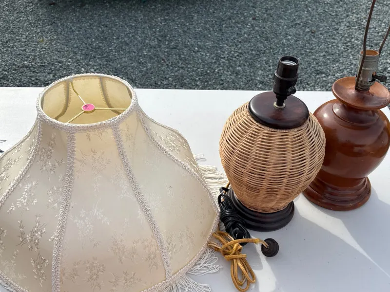 Table Lamp Lot Wood Wicker Lamp Shade Vintage Decor - Collector’s Dream Auction – Lladro, Murano, Coastal Decor-Anacortes and Sequim pick-ups | Ocean Bid Auction