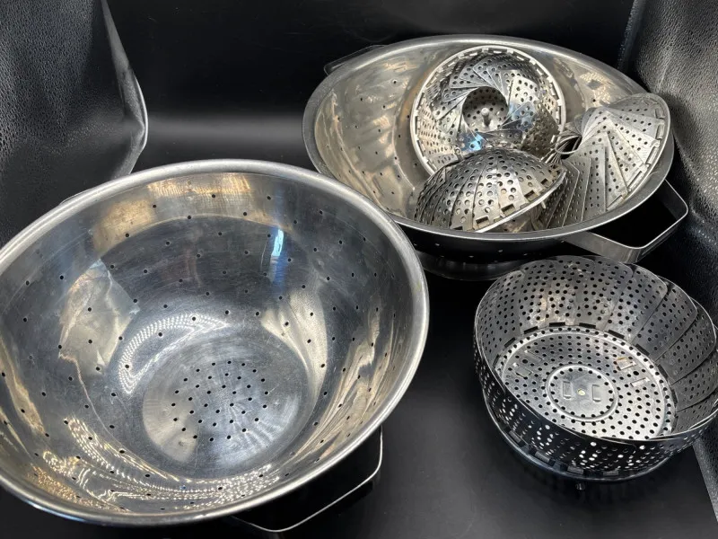 Estate Sale Stainless Steel Colander Steamer Basket Lot Set - Collector’s Dream Auction – Lladro, Murano, Coastal Decor-Anacortes and Sequim pick-ups | Ocean Bid Auction