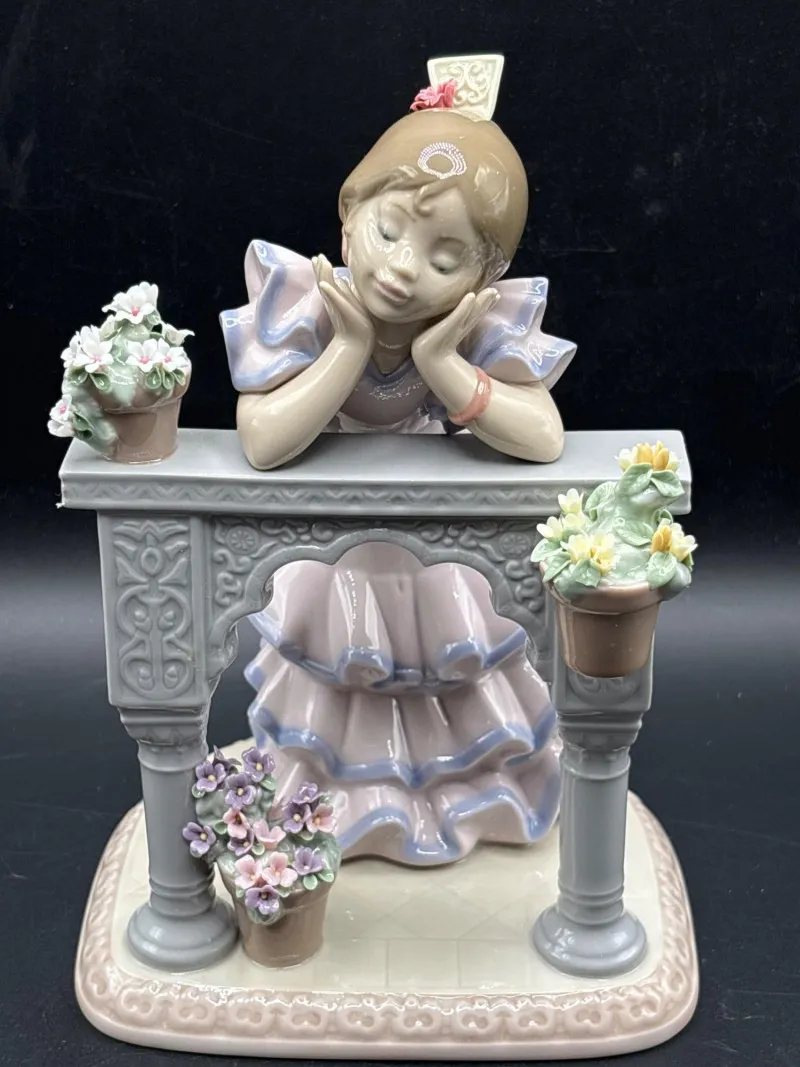 Lladró “Dreaming Girl” Figurine w/ Flowers – Boxed Beauty - Collector’s Dream Auction – Lladro, Murano, Coastal Decor-Anacortes and Sequim pick-ups | Ocean Bid Auction