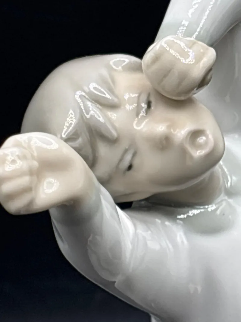Lladro Figurine Girl Stretching Yawning Porcelain Figure - Collector’s Dream Auction – Lladro, Murano, Coastal Decor-Anacortes and Sequim pick-ups | Ocean Bid Auction