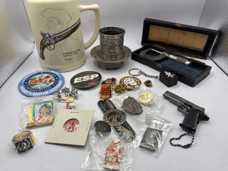Vintage Collectibles Lot Pins Stein Razor Mini Gun Keychain - Collector’s Dream Auction – Lladro, Murano, Coastal Decor-Anacortes and Sequim pick-ups | Ocean Bid Auction