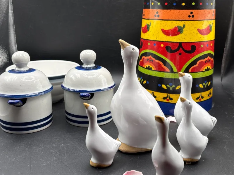 Dansk Wine Bucket Hagar Goose Figurines Kitchen Decor Lot - Collector’s Dream Auction – Lladro, Murano, Coastal Decor-Anacortes and Sequim pick-ups | Ocean Bid Auction