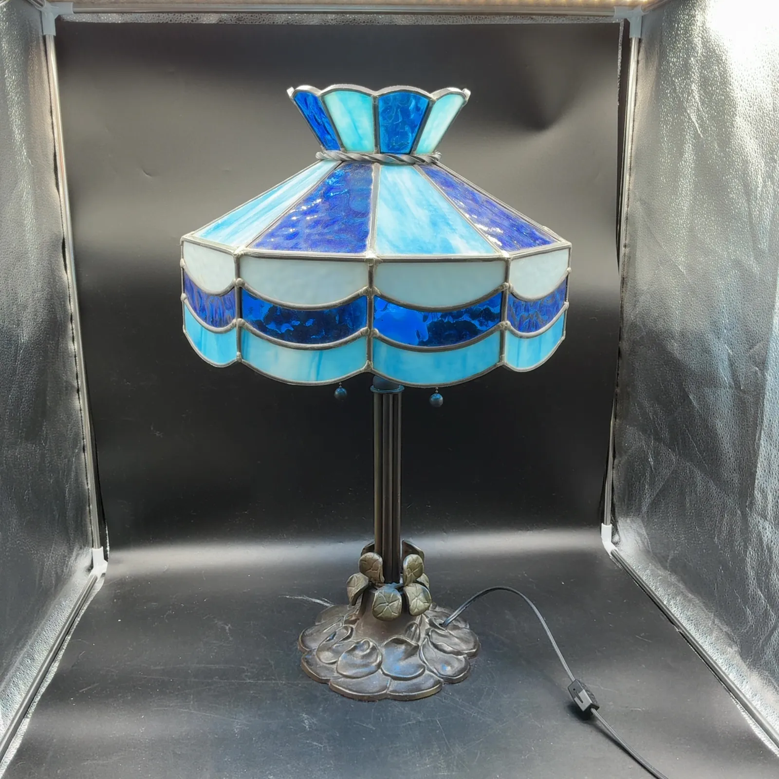 27-Inch Blue Stained Glass Double-Pull Table Lamp