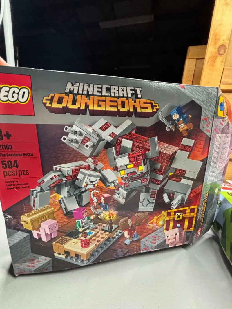 LEGO Minecraft – 21161 Crafting Box 3.0 & 21163 The Redstone Battle - Mixed Treasures Auction | Ocean Bid Auction