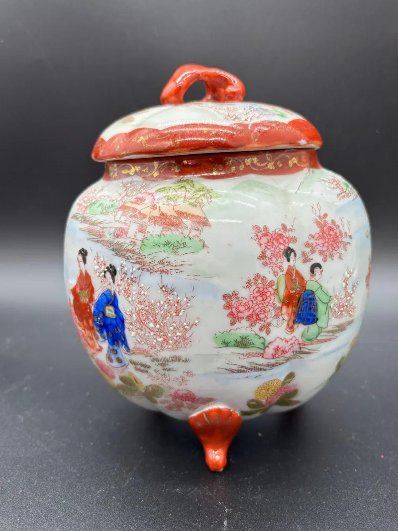Hand-Painted Asian Porcelain Ginger Jar with Lid – Figural Scene – - Mixed Treasures Auction | Ocean Bid Auction