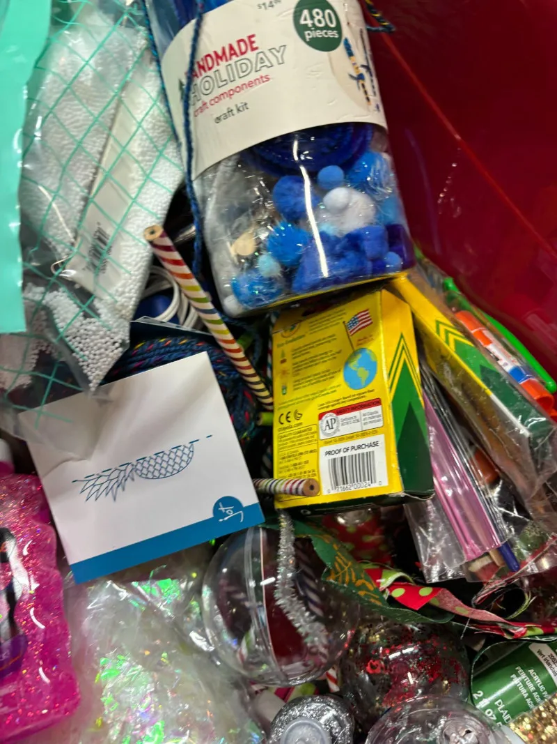 Large Tub of Crafting Supplies – Mixed Lot - Mixed Treasures Auction | Ocean Bid Auction