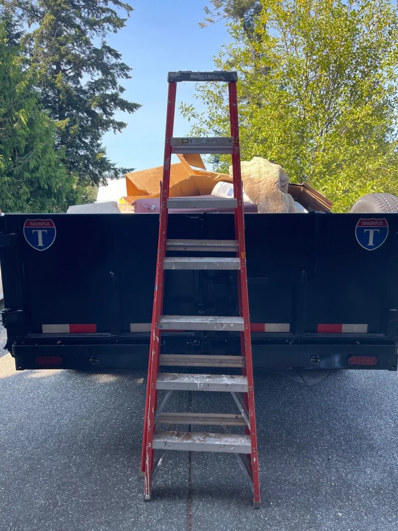 Keller Fiberglass Step Ladder Heavy Duty Painter's Ladder - Anacortes Estate Auction – Sterling Silver, Jewelry & Incredible Finds | Ocean Bid Auction