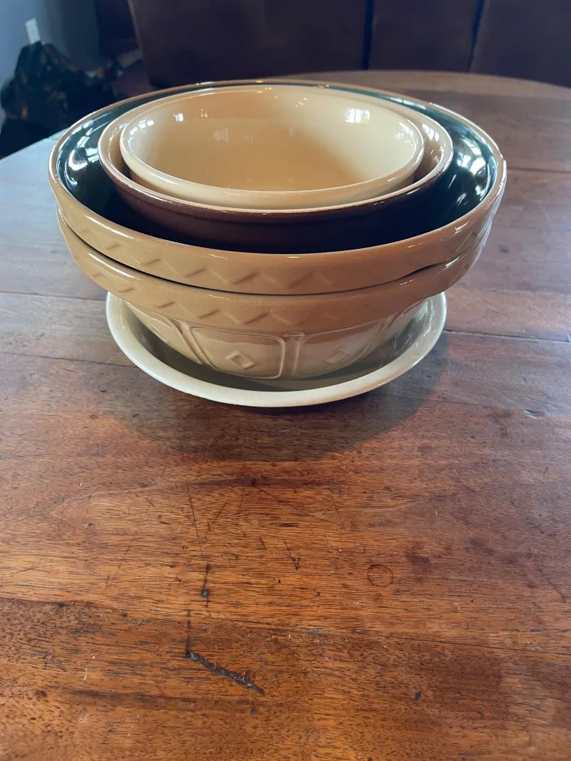 Stoneware Mixing Bowls Baking Dish & Stainless Bowl Kitchen Lot - Anacortes Estate Auction – Sterling Silver, Jewelry & Incredible Finds | Ocean Bid Auction