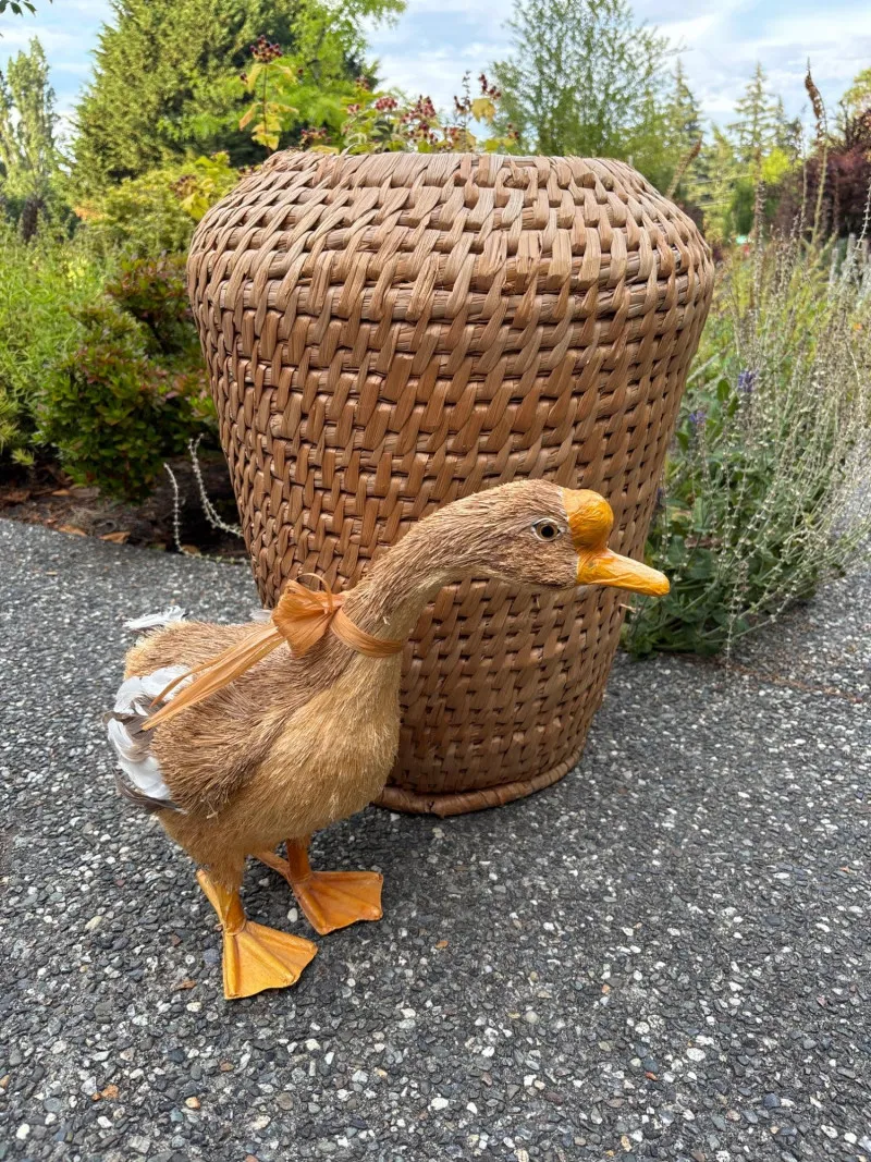 Decorative Woven Basket with Rustic Duck Figure - Anacortes Estate Auction – Sterling Silver, Jewelry & Incredible Finds | Ocean Bid Auction
