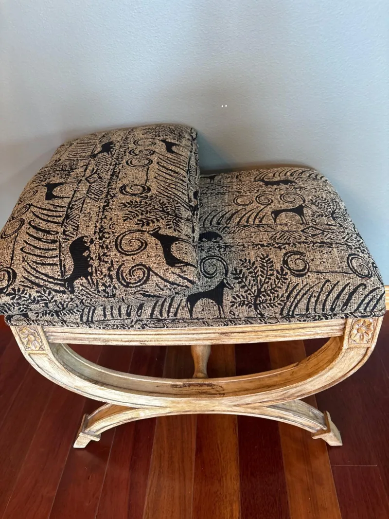 Safari Upholstered Vanity Bench with Decorative Wood Frame - Anacortes Estate Auction – Sterling Silver, Jewelry & Incredible Finds | Ocean Bid Auction