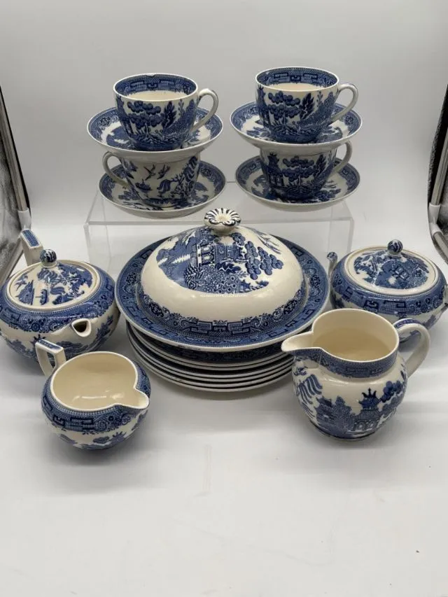 Blue Willow China Serving Set, Teacups & Covered Dish Collection - Anacortes Estate Auction – Sterling Silver, Jewelry & Incredible Finds | Ocean Bid Auction